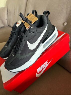 Nike Women’s Black & White Air Max-Style Sneaker